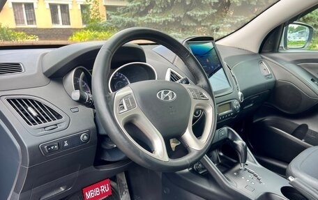 Hyundai ix35 I рестайлинг, 2013 год, 2 300 000 рублей, 13 фотография