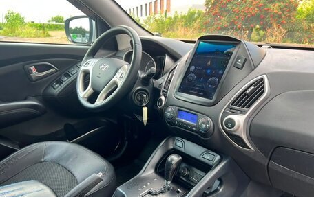 Hyundai ix35 I рестайлинг, 2013 год, 2 300 000 рублей, 18 фотография