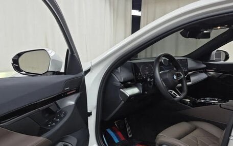 BMW 5 серия, 2024 год, 5 530 000 рублей, 9 фотография