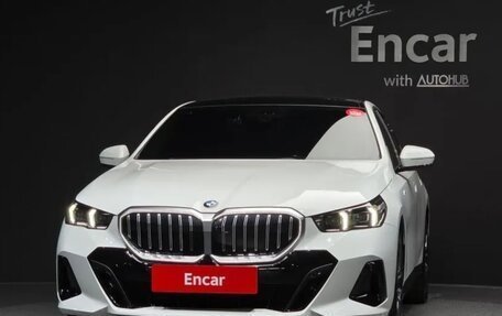 BMW 5 серия, 2024 год, 5 530 000 рублей, 3 фотография