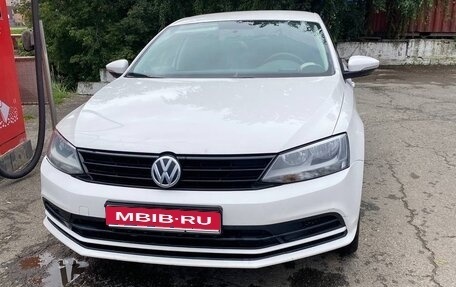 Volkswagen Jetta VI, 2015 год, 1 080 000 рублей, 1 фотография