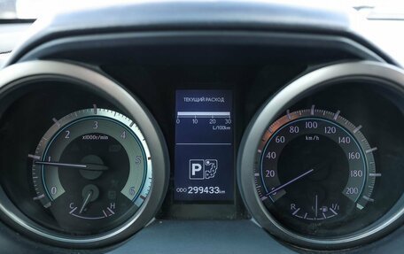Toyota Land Cruiser Prado 150 рестайлинг 2, 2010 год, 2 499 000 рублей, 17 фотография