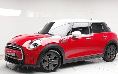 MINI Hatch, 2023 год, 1 700 000 рублей, 2 фотография