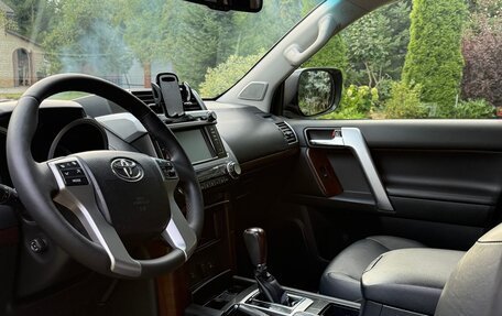 Toyota Land Cruiser Prado 150 рестайлинг 2, 2017 год, 4 600 000 рублей, 5 фотография