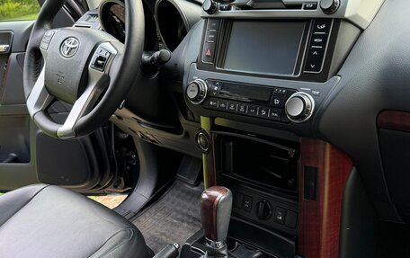 Toyota Land Cruiser Prado 150 рестайлинг 2, 2017 год, 4 600 000 рублей, 7 фотография