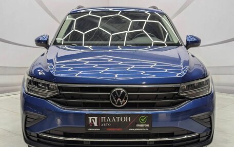 Volkswagen Tiguan II, 2021 год, 2 650 000 рублей, 2 фотография