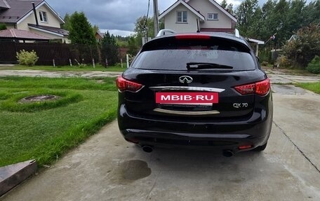 Infiniti QX70, 2013 год, 1 580 000 рублей, 9 фотография