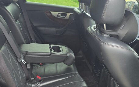 Infiniti QX70, 2013 год, 1 580 000 рублей, 15 фотография