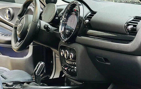 MINI Clubman, 2023 год, 1 800 000 рублей, 13 фотография