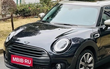 MINI Clubman, 2023 год, 1 800 000 рублей, 4 фотография