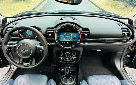 MINI Clubman, 2023 год, 1 800 000 рублей, 14 фотография