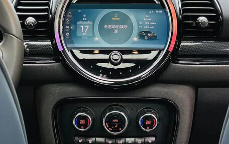 MINI Clubman, 2023 год, 1 800 000 рублей, 16 фотография