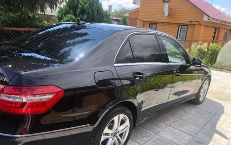 Mercedes-Benz E-Класс, 2010 год, 1 080 000 рублей, 2 фотография