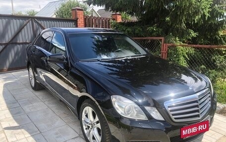 Mercedes-Benz E-Класс, 2010 год, 1 080 000 рублей, 3 фотография