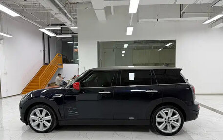 MINI Clubman, 2023 год, 1 900 000 рублей, 3 фотография