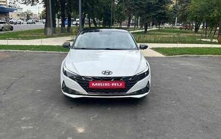 Hyundai Elantra, 2021 год, 1 990 000 рублей, 8 фотография