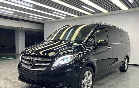 Mercedes-Benz Vito, 2020 год, 5 500 000 рублей, 2 фотография