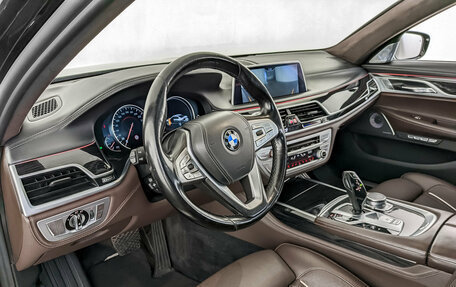 BMW 7 серия, 2017 год, 3 800 000 рублей, 17 фотография