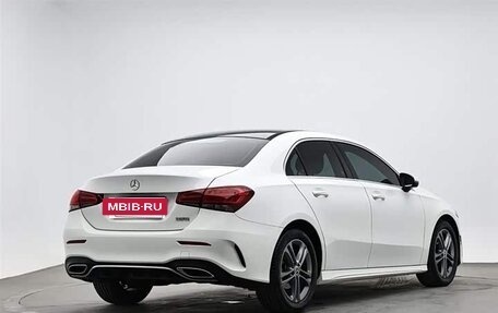 Mercedes-Benz A-Класс, 2022 год, 2 050 000 рублей, 3 фотография