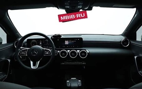 Mercedes-Benz A-Класс, 2022 год, 2 050 000 рублей, 15 фотография