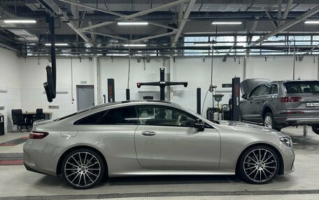 Mercedes-Benz E-Класс, 2021 год, 5 300 000 рублей, 10 фотография