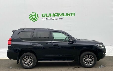 Toyota Land Cruiser Prado 150 рестайлинг 2, 2020 год, 6 000 000 рублей, 4 фотография