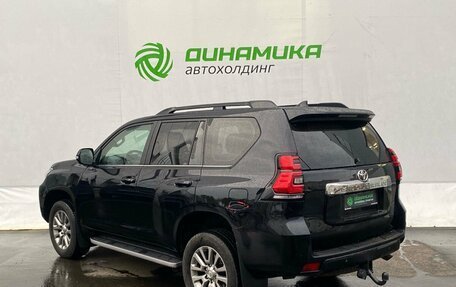 Toyota Land Cruiser Prado 150 рестайлинг 2, 2020 год, 6 000 000 рублей, 7 фотография
