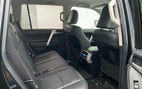 Toyota Land Cruiser Prado 150 рестайлинг 2, 2020 год, 6 000 000 рублей, 13 фотография