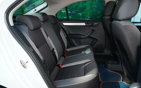 Skoda Rapid I, 2017 год, 1 044 000 рублей, 7 фотография
