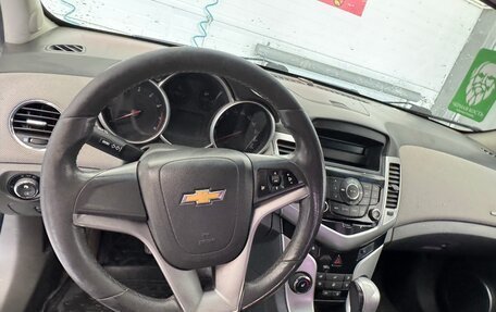 Chevrolet Cruze II, 2010 год, 650 000 рублей, 8 фотография