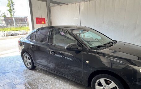 Chevrolet Cruze II, 2010 год, 650 000 рублей, 3 фотография