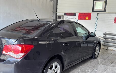 Chevrolet Cruze II, 2010 год, 650 000 рублей, 6 фотография