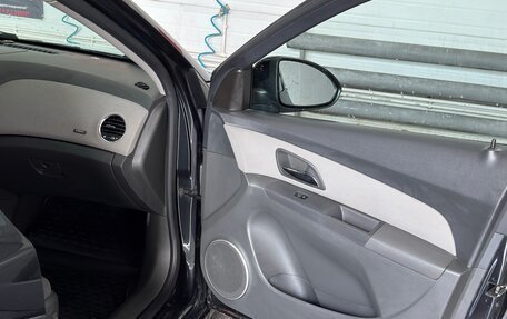 Chevrolet Cruze II, 2010 год, 650 000 рублей, 9 фотография