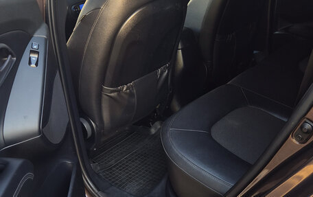 Hyundai ix35 I рестайлинг, 2013 год, 1 350 000 рублей, 33 фотография