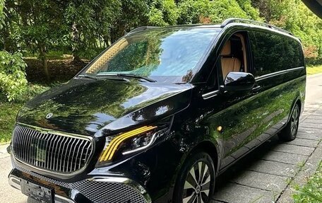 Mercedes-Benz V-Класс, 2023 год, 6 109 000 рублей, 2 фотография