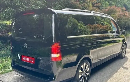Mercedes-Benz V-Класс, 2023 год, 6 109 000 рублей, 3 фотография