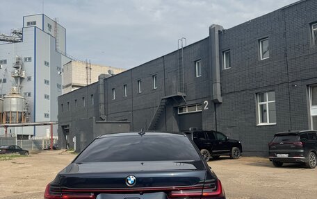 BMW 7 серия, 2019 год, 3 890 000 рублей, 7 фотография