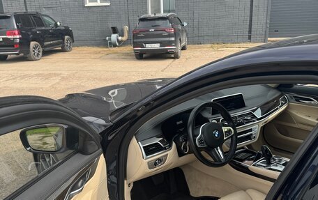 BMW 7 серия, 2019 год, 3 890 000 рублей, 9 фотография