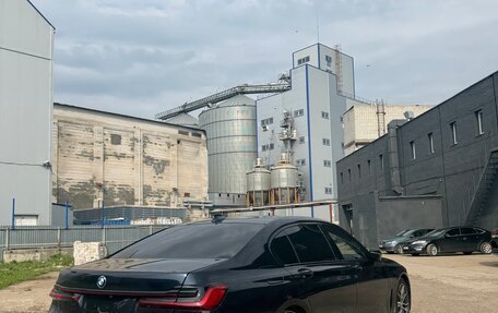 BMW 7 серия, 2019 год, 3 890 000 рублей, 4 фотография