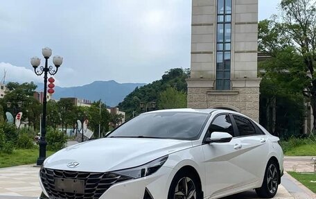 Hyundai Elantra, 2022 год, 1 580 000 рублей, 1 фотография