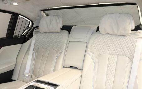 BMW 7 серия, 2015 год, 3 390 000 рублей, 16 фотография