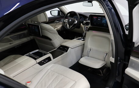 BMW 7 серия, 2015 год, 3 390 000 рублей, 18 фотография