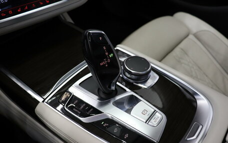 BMW 7 серия, 2015 год, 3 390 000 рублей, 37 фотография