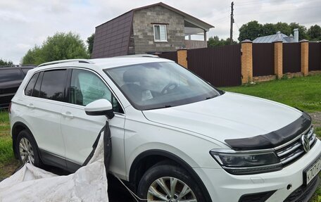 Volkswagen Tiguan II, 2017 год, 1 000 000 рублей, 2 фотография