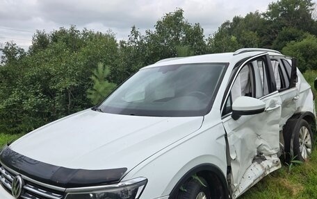 Volkswagen Tiguan II, 2017 год, 1 000 000 рублей, 3 фотография