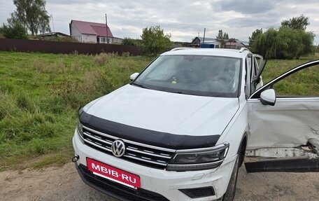Volkswagen Tiguan II, 2017 год, 1 000 000 рублей, 6 фотография