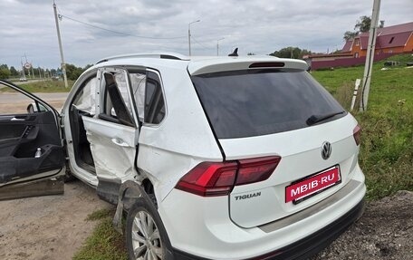 Volkswagen Tiguan II, 2017 год, 1 000 000 рублей, 8 фотография