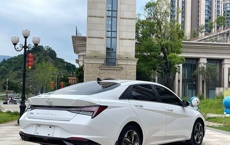 Hyundai Elantra, 2022 год, 1 580 000 рублей, 4 фотография