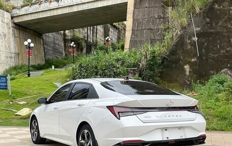 Hyundai Elantra, 2022 год, 1 580 000 рублей, 5 фотография