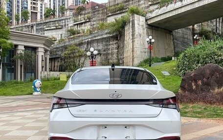 Hyundai Elantra, 2022 год, 1 580 000 рублей, 6 фотография